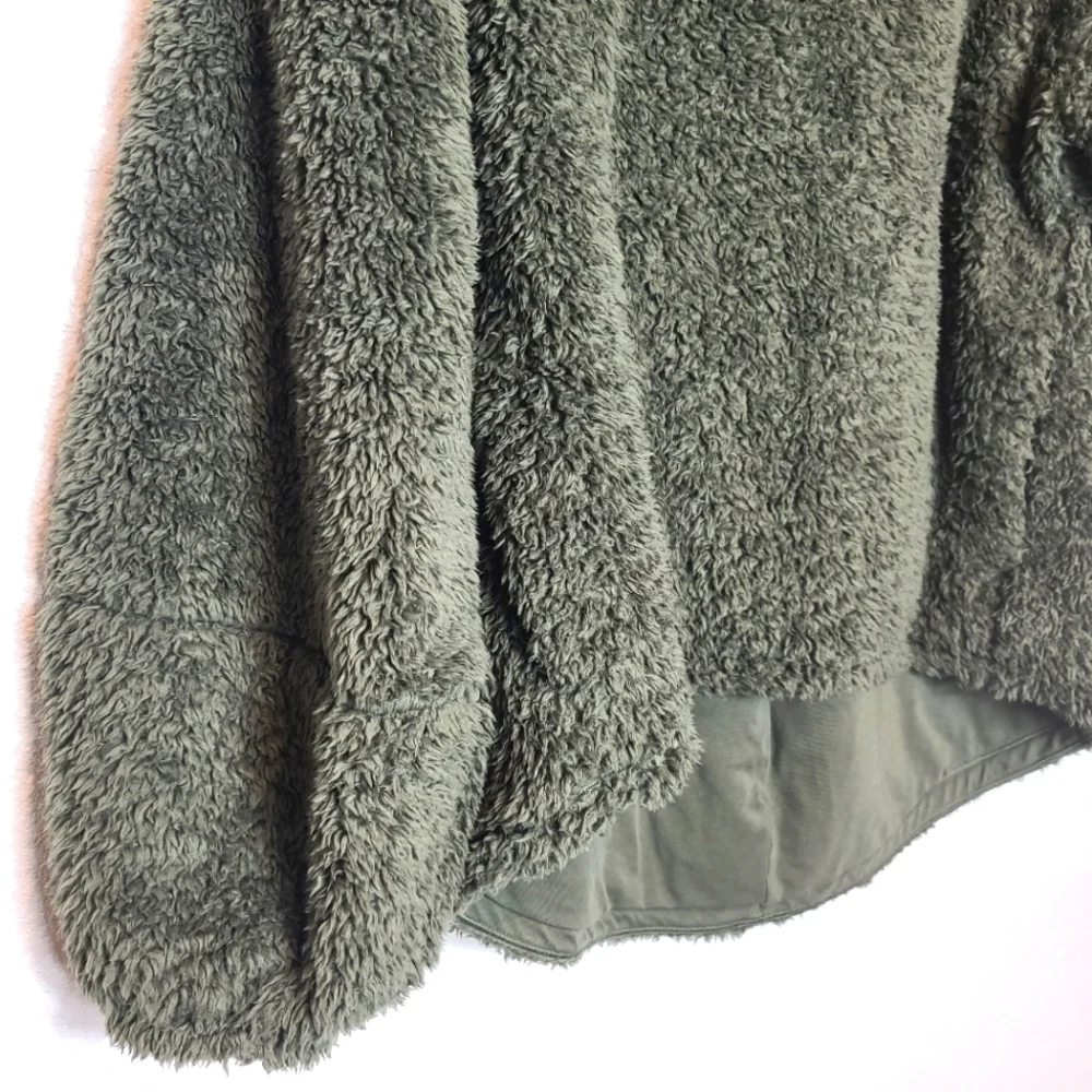 LULULEMON Warm Restore Sherpa Fleece Pullover in Army Green Size M/L